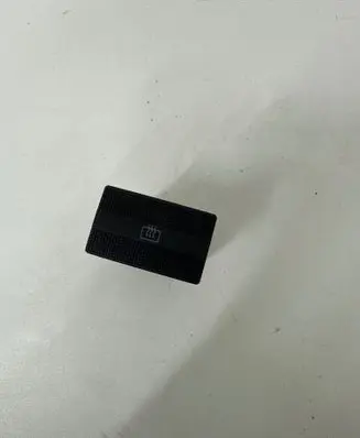 Volkswagen PASSAT B4 Windscreen/window heater switch 