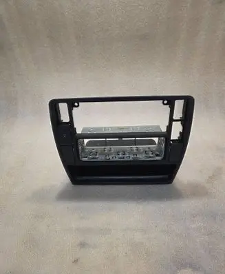Volkswagen PASSAT B5 Radio/GPS head unit trim 