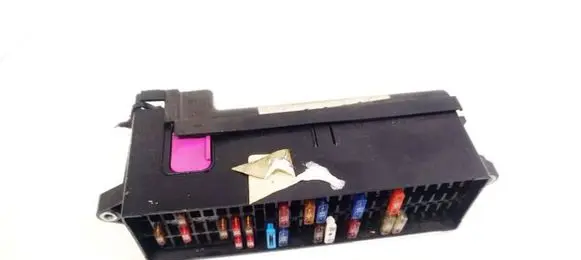 Volkswagen Touran I Fuse box set 1T1970091 1T1970031A