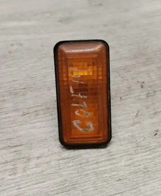 Front fender indicator light