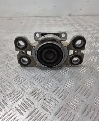 Land Rover Discovery Sport Engine mount bracket EJ327M121