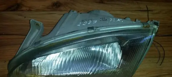 Hyundai Lantra II Headlight/headlamp
