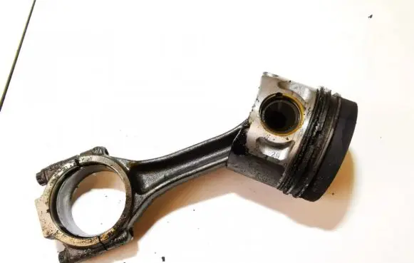 Ford Galaxy Piston with connecting rod 038j