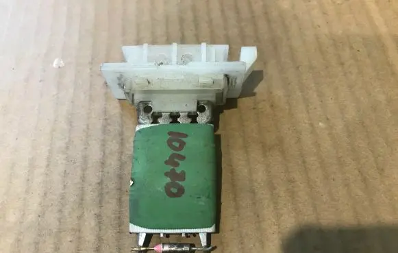Peugeot 107 Heater blower motor/fan resistor 13223A VALEO
