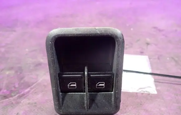 Skoda Fabia Mk2 (5J) Quarter vent window switch 5j0867171a