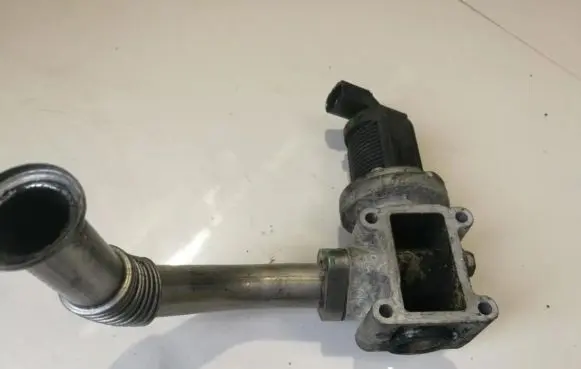 Opel Signum EGR valve 55215031 B714