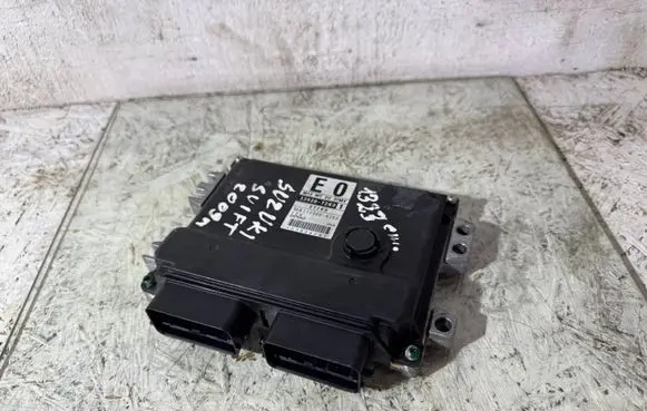 Suzuki Swift I Engine control unit/module 3392072K0 072K0 MB1123008262