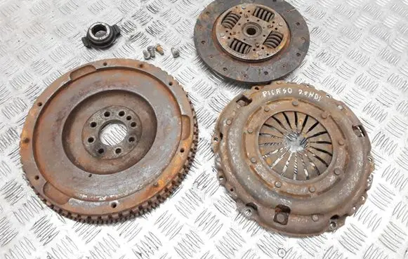 Citroen Xsara Picasso Flywheel 9629580010