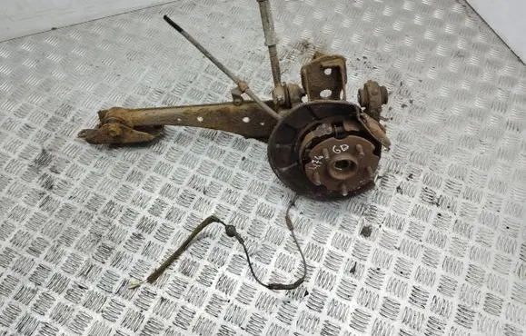 Toyota RAV 4 (XA30) Rear wheel hub