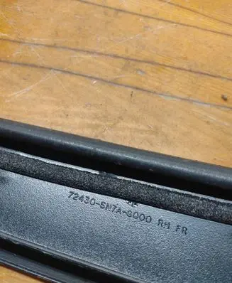 Rover 620 Front door glass trim molding 72430SN7AG000