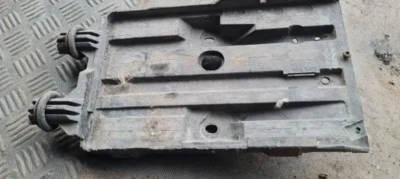 Battery tray