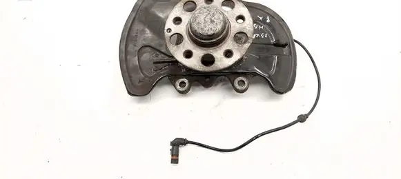 Mercedes-Benz C W204 Front wheel hub 2043303994