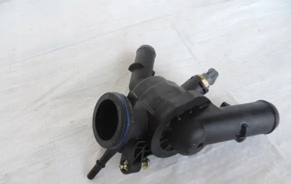 Ford Kuga III Thermostat housing HG9Q-9K478-CA