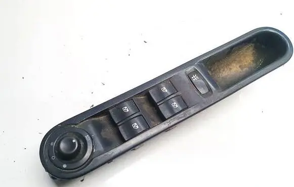 Renault Espace - Grand espace IV Electric window control switch 0012126 8200328425