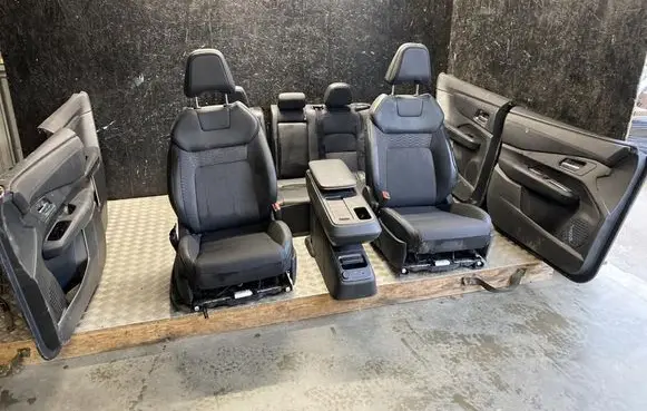 Seat set