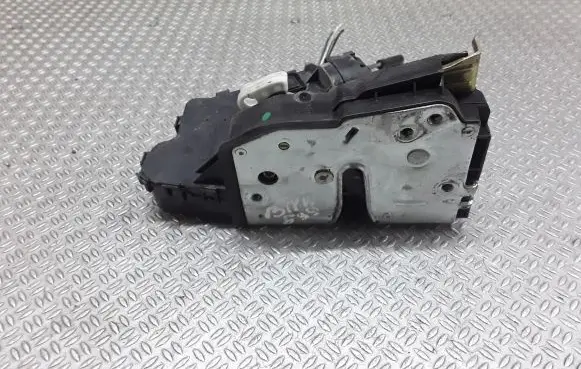 BMW 3 E46 Front door lock 