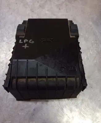 Volkswagen Golf V Fuse box cover 14189871 17180061 1K0937132