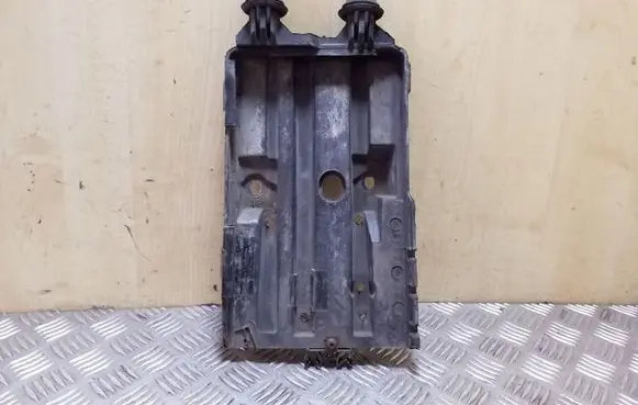 Battery tray