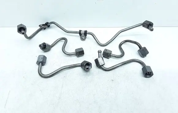 Mercedes-Benz C W204 Fuel injector supply line/pipe 
