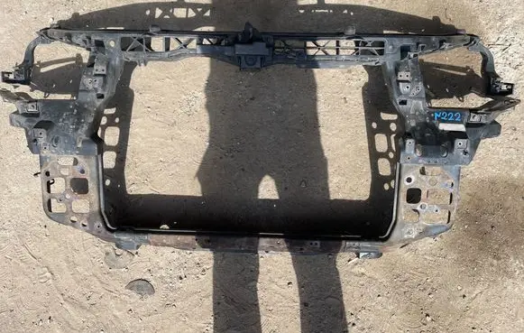 Hyundai Santa Fe Radiator support slam panel