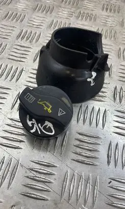 Mercedes-Benz E W211 Oil filler cap A6420180080 A0000101385
