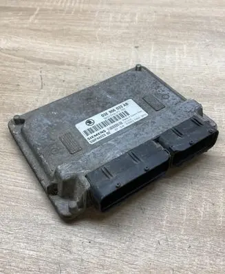 Skoda Fabia Mk1 (6Y) Engine control unit/module ECU 03E906033AB 5WP4422302