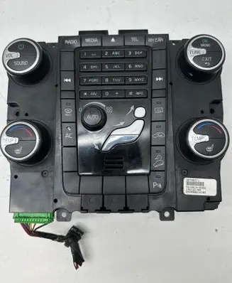Volvo XC70 Climate control unit 30795271 M4104100303