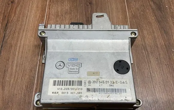 Mercedes-Benz C W202 Engine control unit/module 2025450132