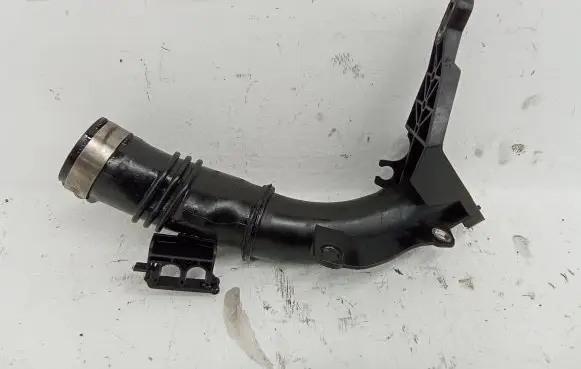 Volvo V70 Intercooler hose/pipe AV6Q9351BC