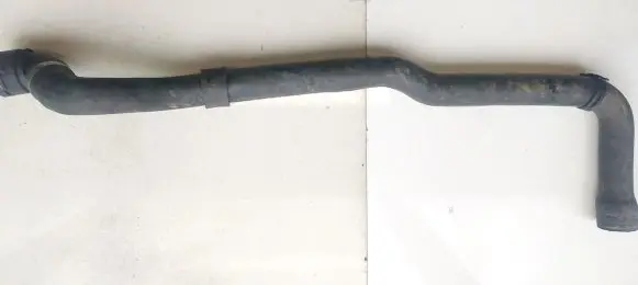 Volkswagen Touareg I Engine coolant pipe/hose 7l0122101e
