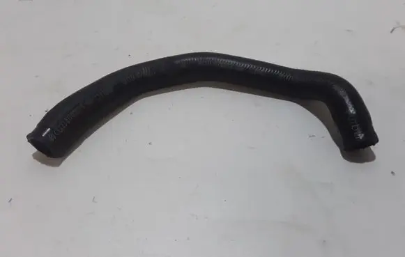 Audi A8 S8 D3 4E Engine coolant pipe/hose 077103221