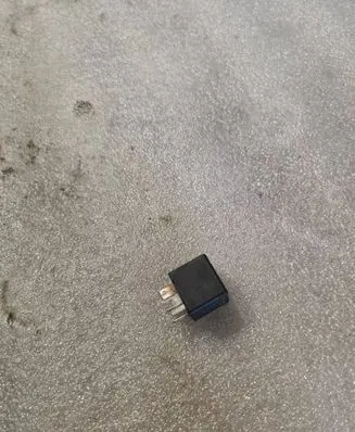 Mitsubishi Pajero Other relay MR301971