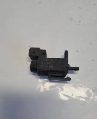 Volvo S60 Turbo solenoid valve 30611668 06T030 72221010