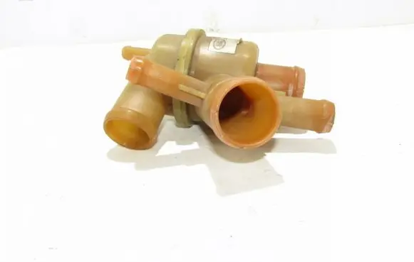Land Rover Discovery 3 - LR3 Thermostat housing PEL