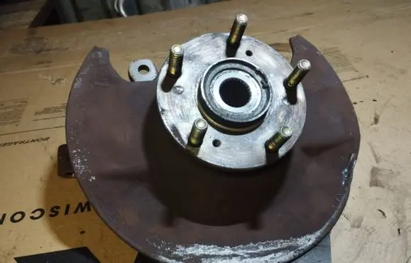 Honda FR-V Front wheel hub spindle knuckle