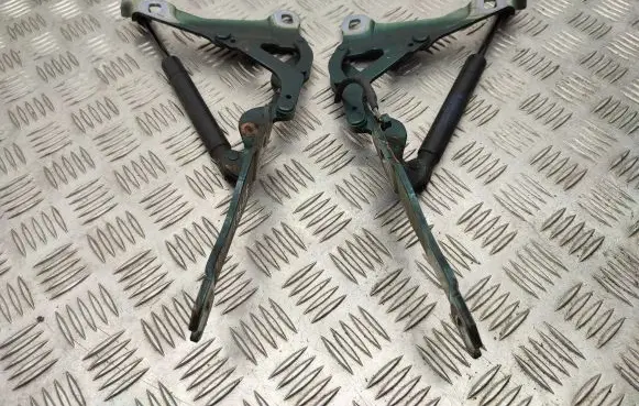 Mini One - Cooper Coupe R56 Engine bonnet/hood hinges