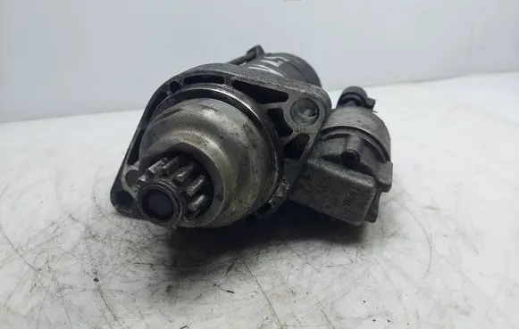 Volkswagen Golf V Starter motor 158415KASACJ