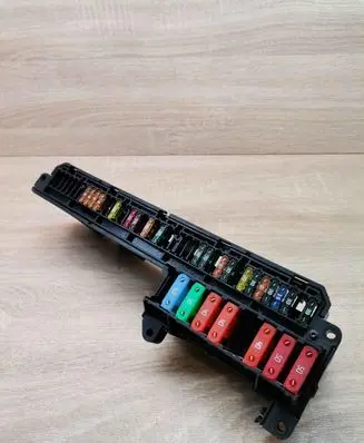 BMW 5 E60 E61 Fuse module 6957330