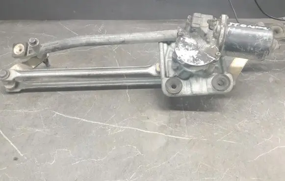 Ford Mondeo Mk III Front wiper linkage 