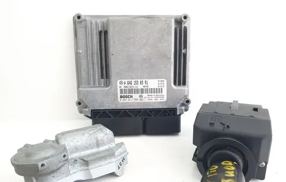 Mercedes-Benz Vito Viano W639 Engine ECU kit and lock set A6461530391 0281011788 6395450108