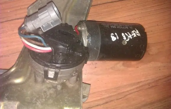 Renault 19 Wiper motor 0390246326