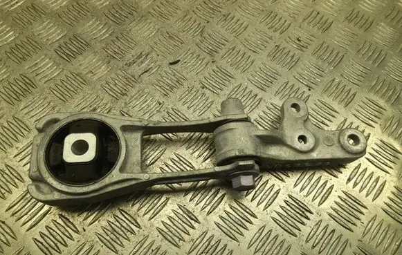 Toyota Yaris XP210 Engine mount bracket