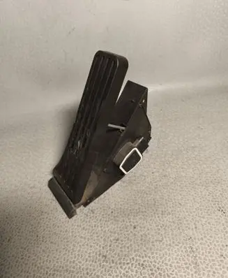 Mercedes-Benz E W212 Accelerator throttle pedal A2043000004