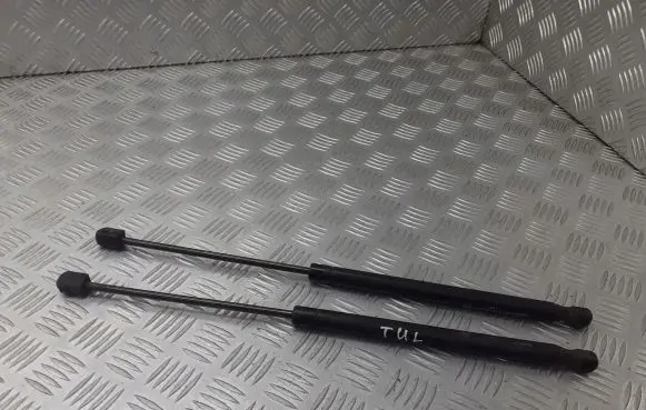 Ford Focus Tailgate/trunk/boot tension spring 