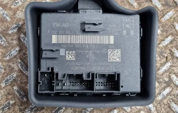 Audi Q3 F3 Door control unit/module 5Q0959595L 4G0907577