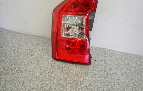KIA Carens II Rear/tail lights