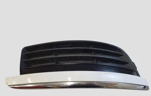 Volkswagen Golf V Front bumper lower grill 1K0853666J