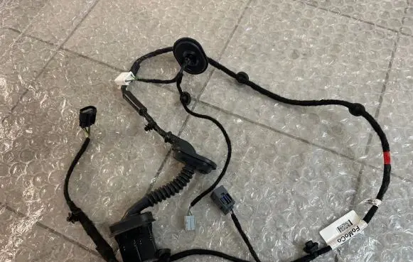 Volkswagen Amarok II Rear door wiring loom N1WT-14632