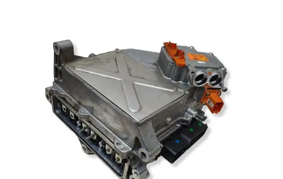 Chrysler Pacifica Voltage converter inverter P05192366AS E5600LGCS