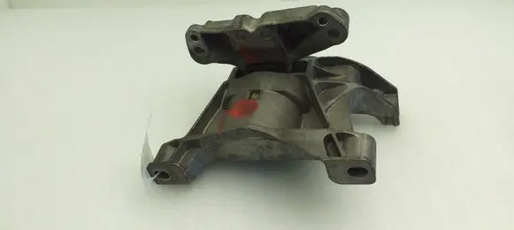 Peugeot 308 Engine mount bracket 4A100160